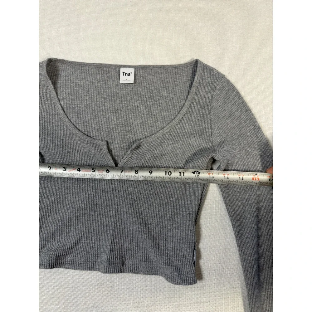 Aritzia Tna Grey Waffle Knit Notch Neck Cropped Long Sleeve Top small